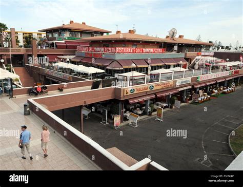 yumbo center gran canaria shops